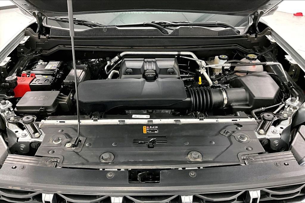 Used 2025 GMC Canyon AT4 w/ Technology Plus Package image 12