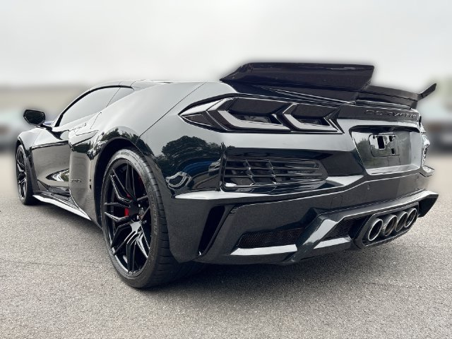 Used 2024 Chevrolet Corvette Z06 RWD image 6
