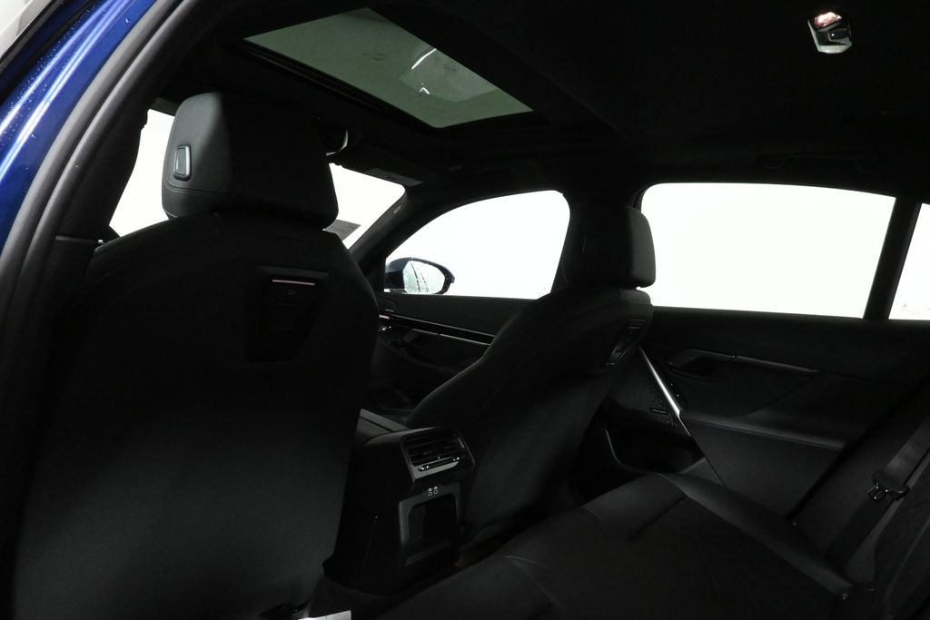 Used 2026 BMW 530i xDrive w/ Premium Package image 33