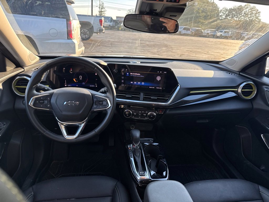 Used 2025 Chevrolet Trax ACTIV w/ Driver Confidence Package FWD image 3