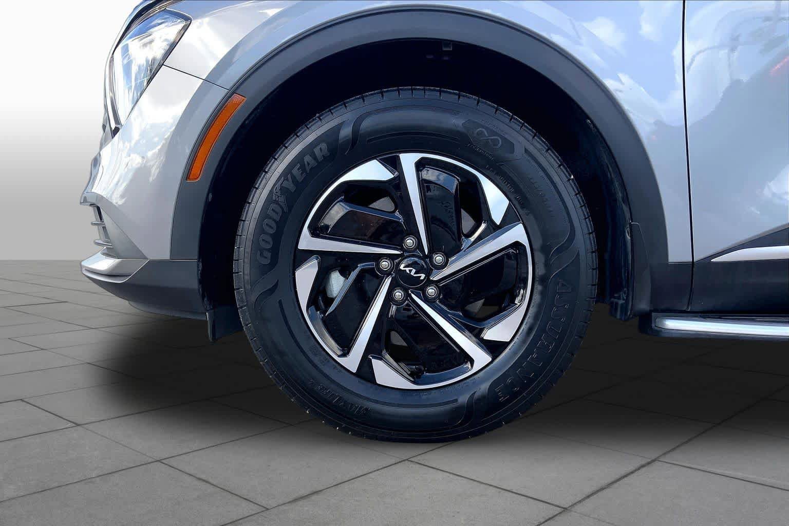 Used 2023 Kia Sportage LX AWD/4WD image 11