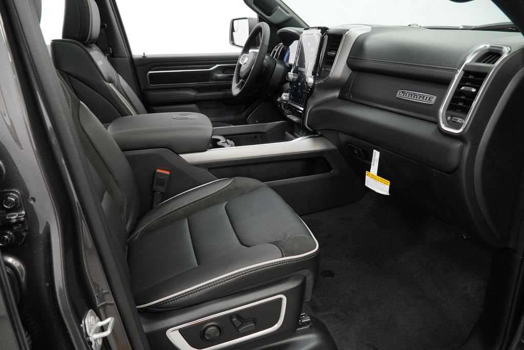 New 2027 RAM 1500 Laramie w/ Laramie Preferred Package AWD/4WD image 34