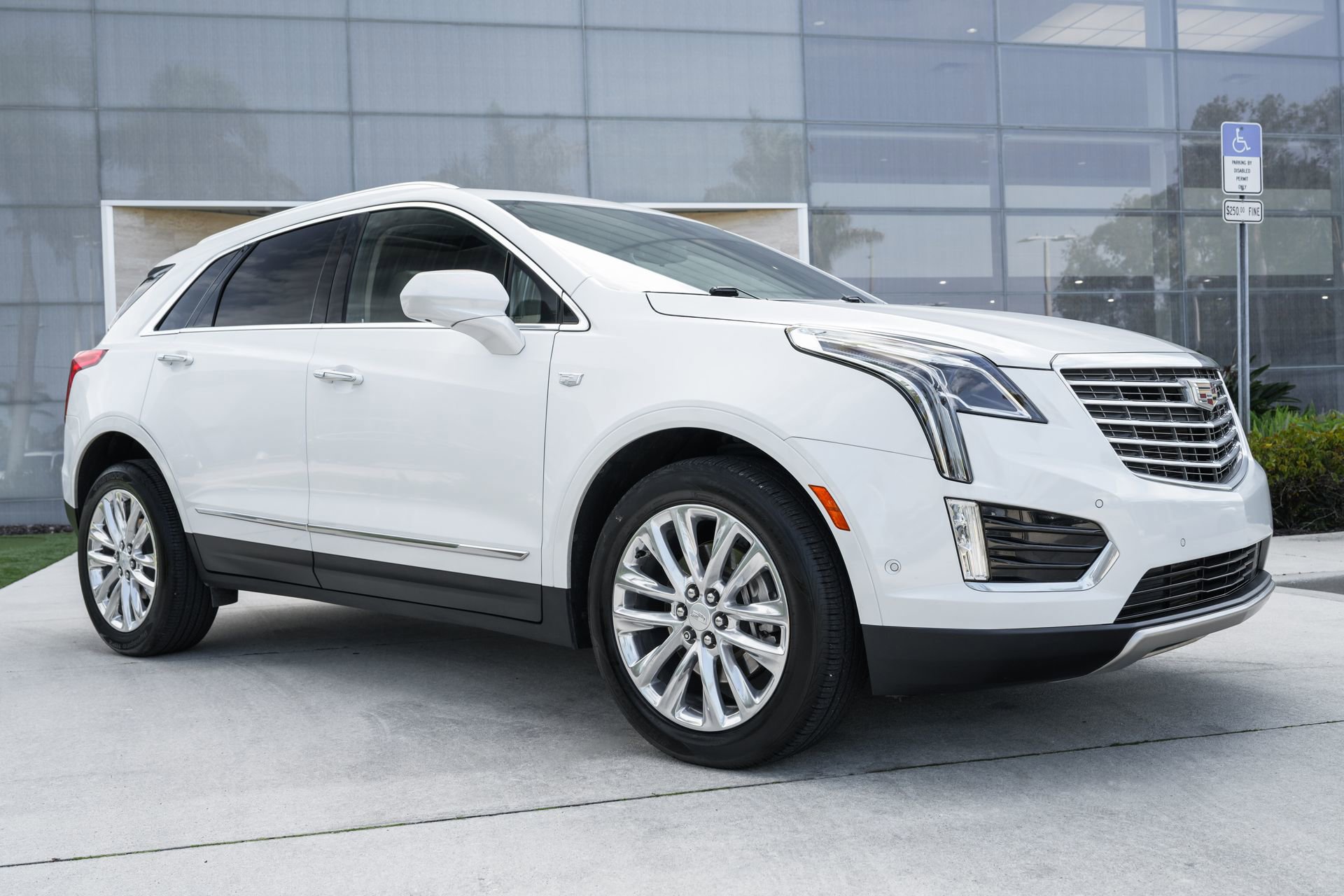 Used 2019 Cadillac XT5 Platinum image 4