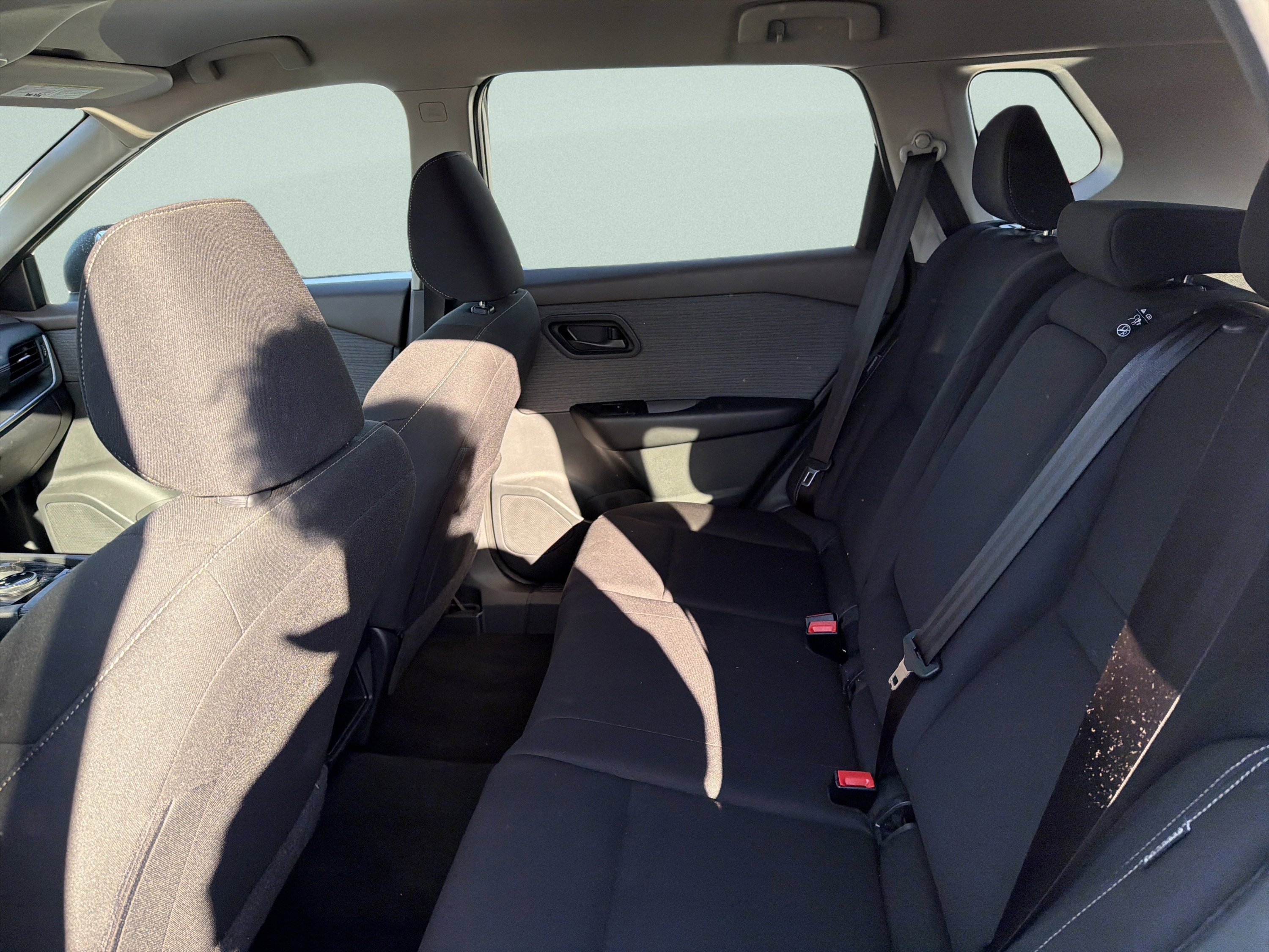 Used 2023 Nissan Rogue S image 14