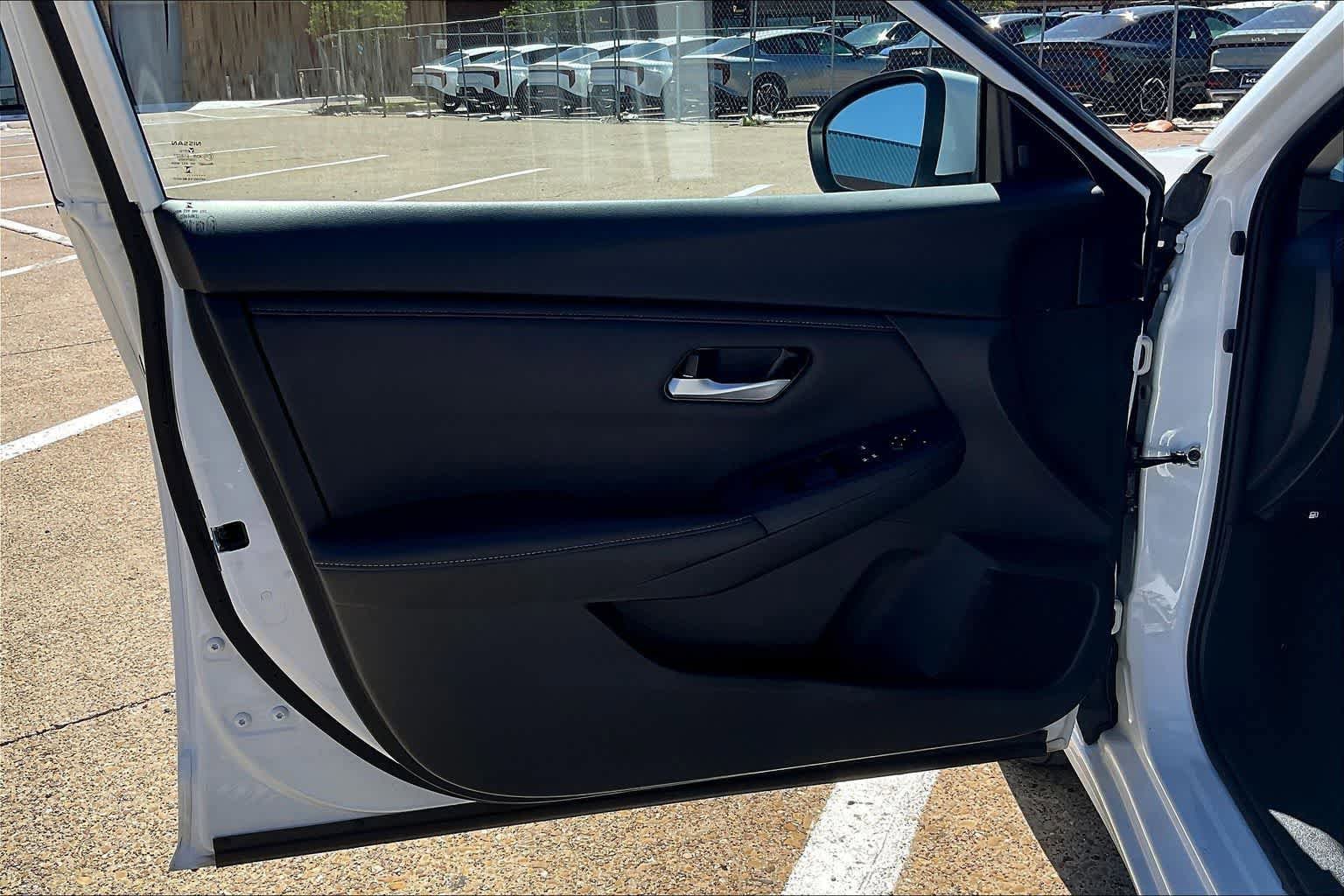 Used 2025 Nissan Sentra SV FWD image 27