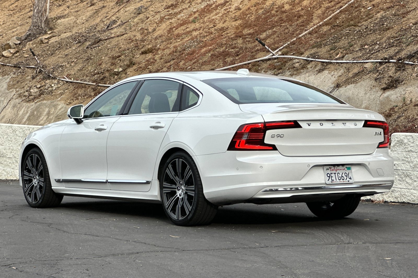 Certified 2023 Volvo S90 B6 Plus w/ Protection Package Premier image 7