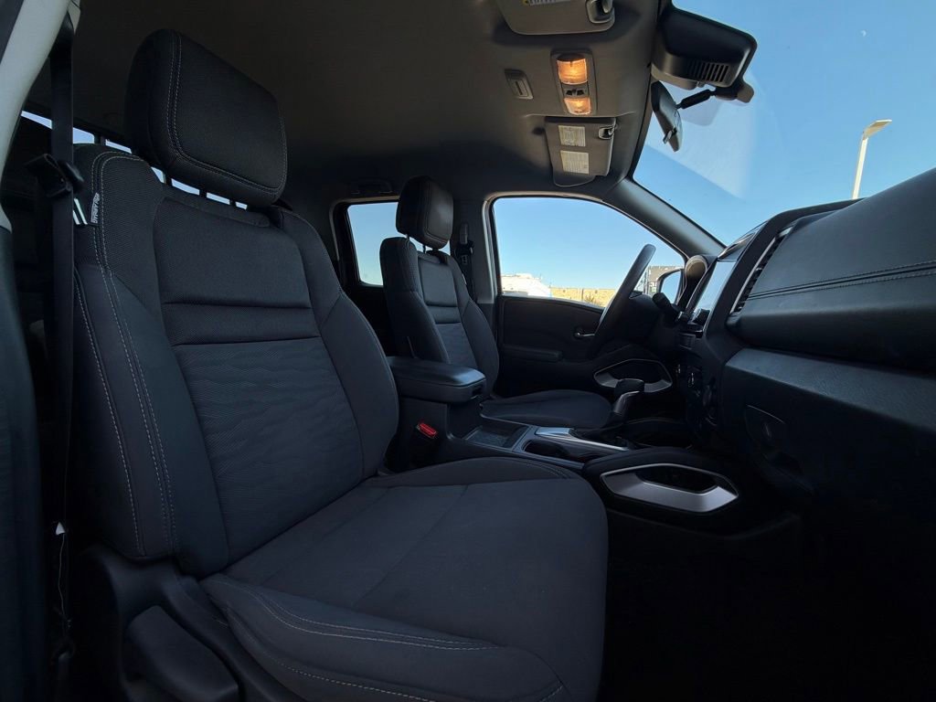 Used 2022 Nissan Frontier SV image 25