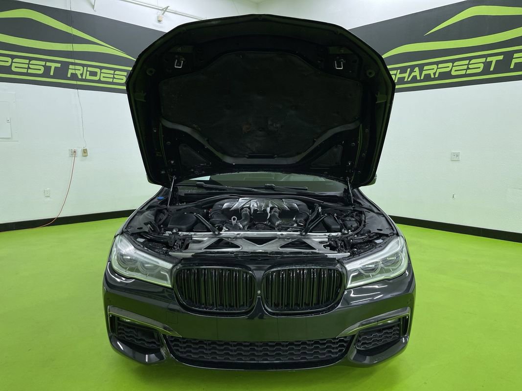 Used 2017 BMW 750i image 4