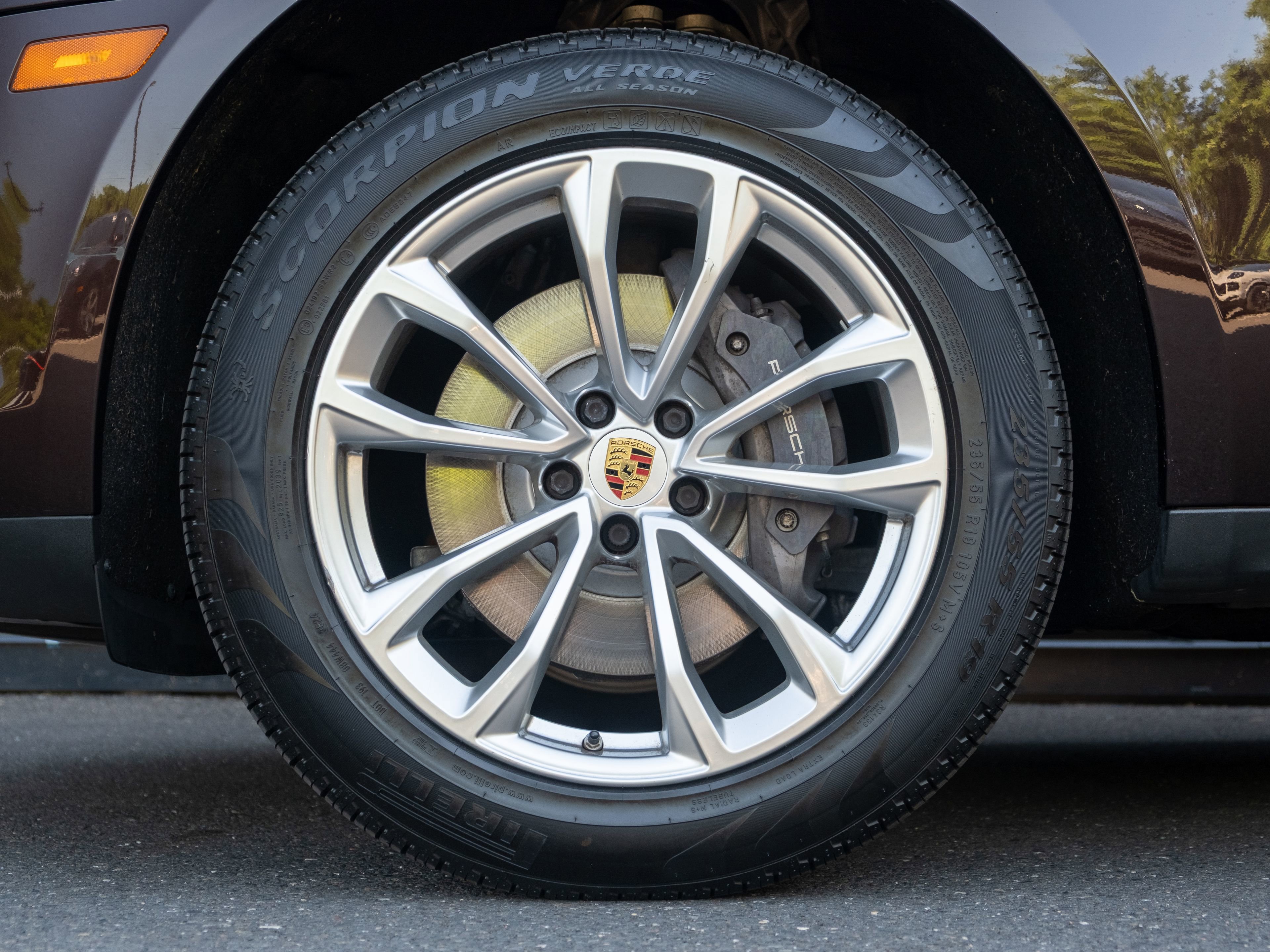 Certified 2022 Porsche Macan AWD/4WD image 12