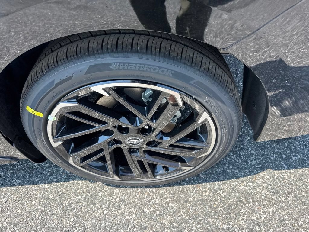 New 2026 Nissan Sentra SR w/ SR Premium Package FWD image 19
