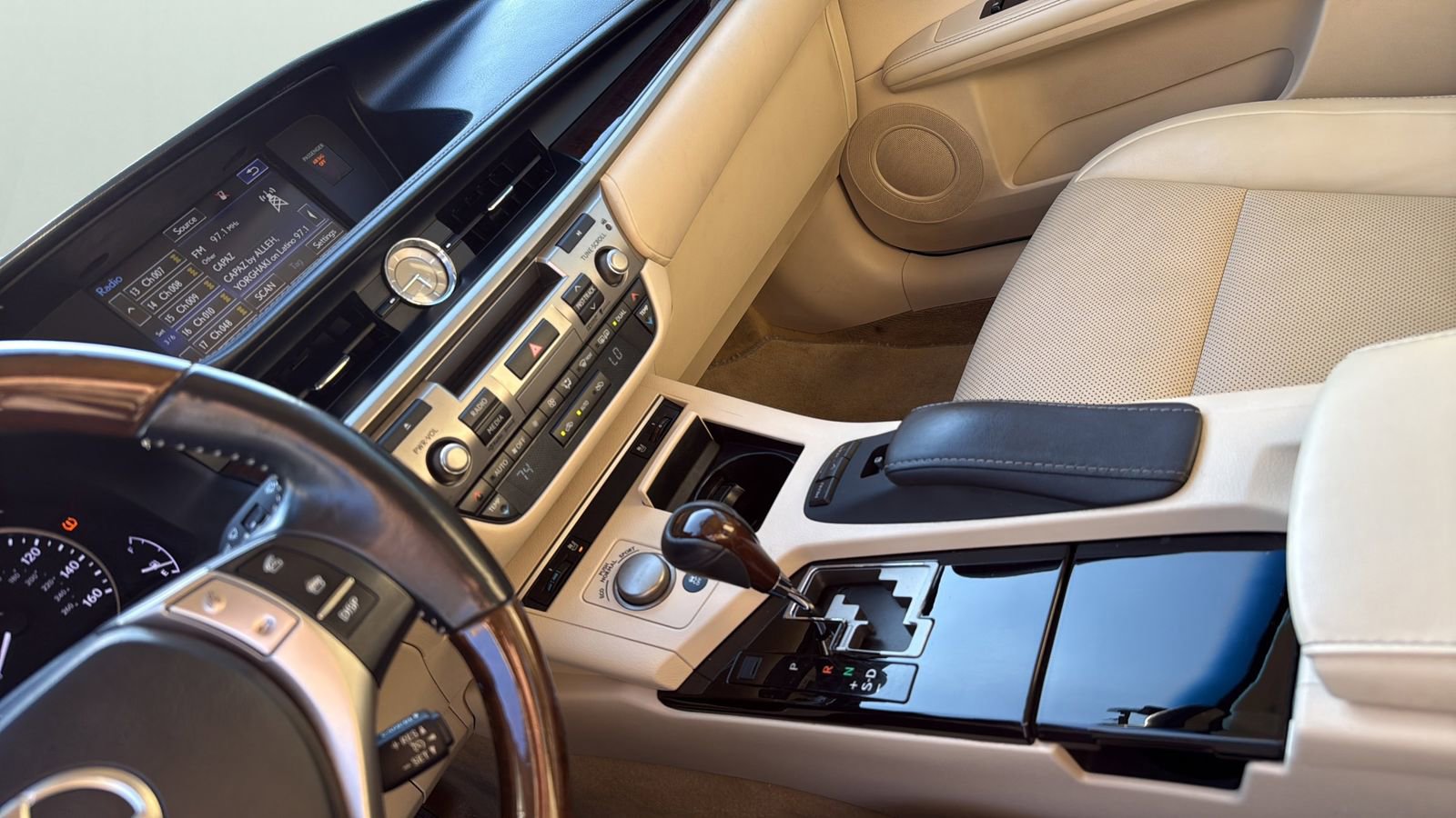 Used 2015 Lexus ES 350 w/ Premium Package FWD image 18