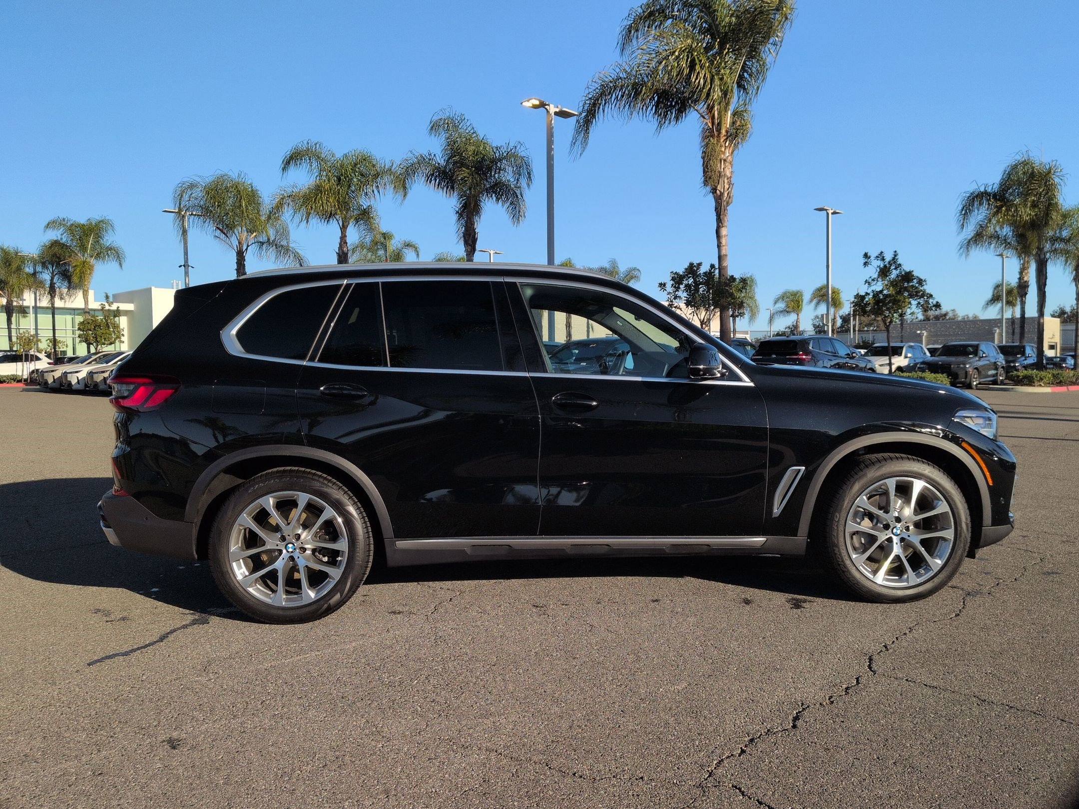 Used 2022 BMW X5 xDrive40i w/ Premium Package AWD/4WD image 11