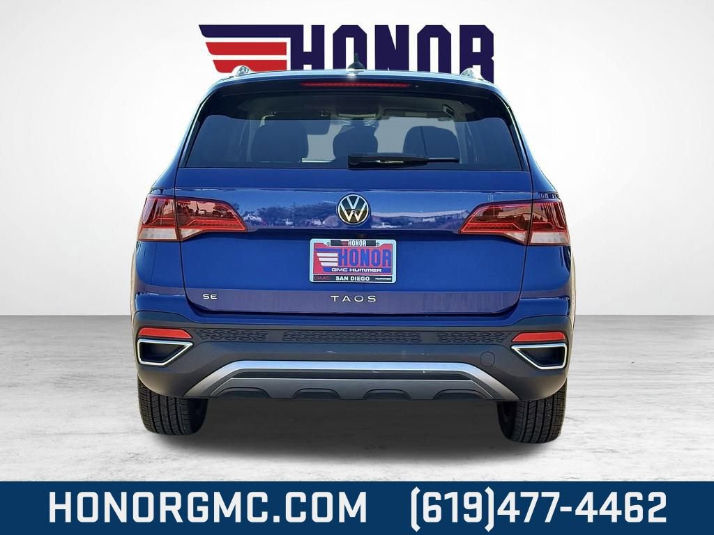 Used 2024 Volkswagen Taos SE image 4