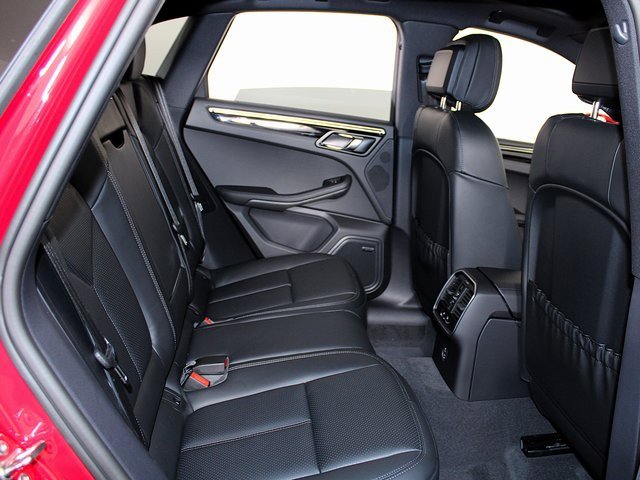 New 2026 Porsche Macan image 24