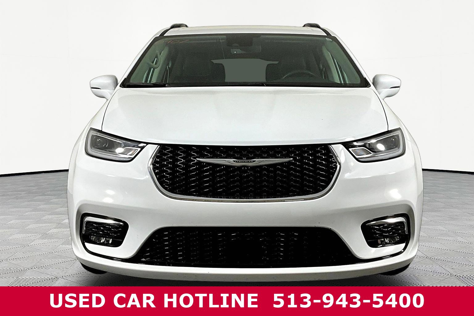 Used 2022 Chrysler Pacifica Touring-L FWD image 2