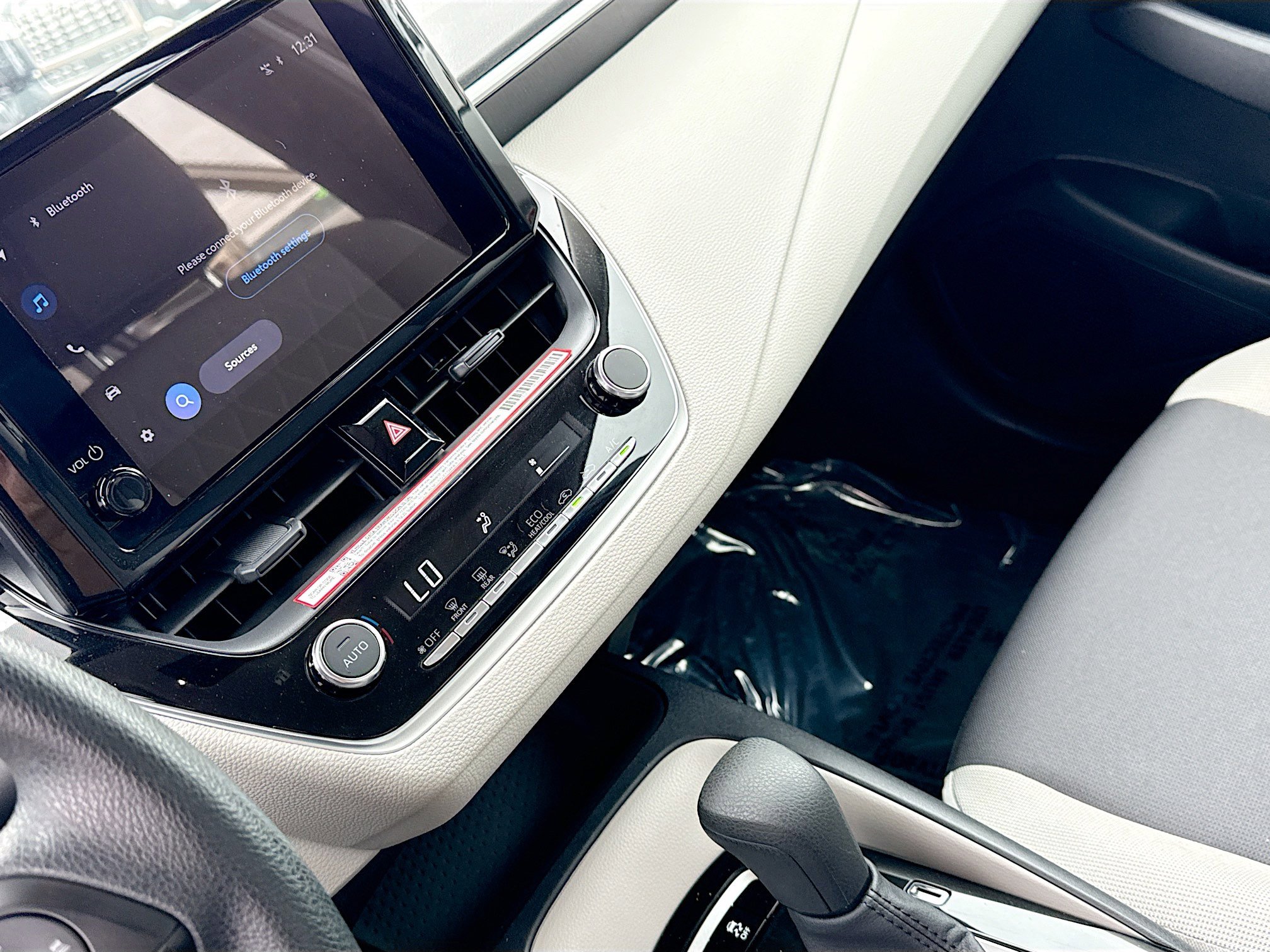 Used 2025 Toyota Corolla LE image 25