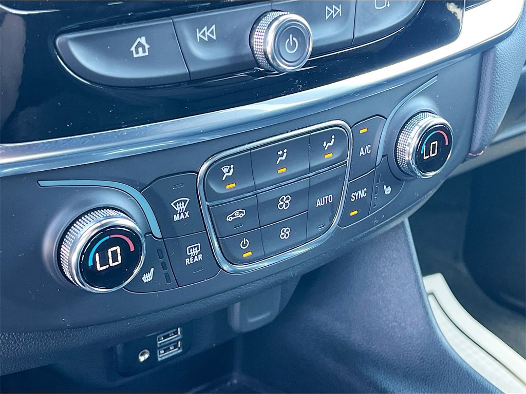 Used 2023 Chevrolet Traverse RS image 16