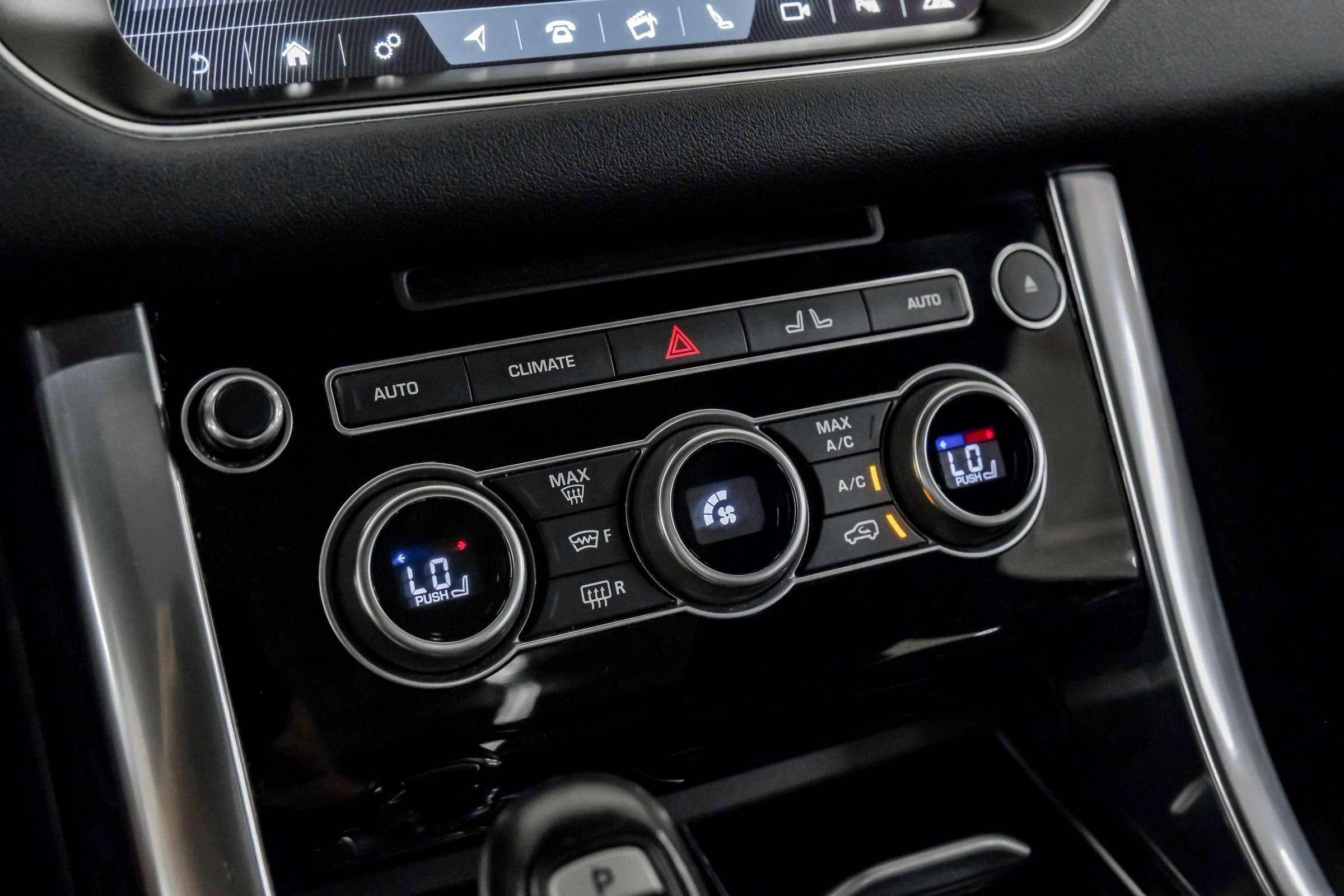 Used 2017 Land Rover Range Rover Sport HSE image 28