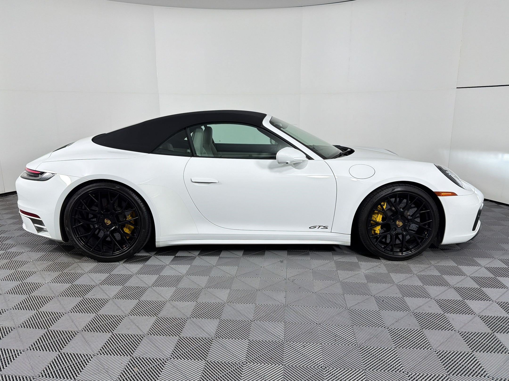 Certified 2022 Porsche 911 Carrera 4 GTS AWD/4WD image 33