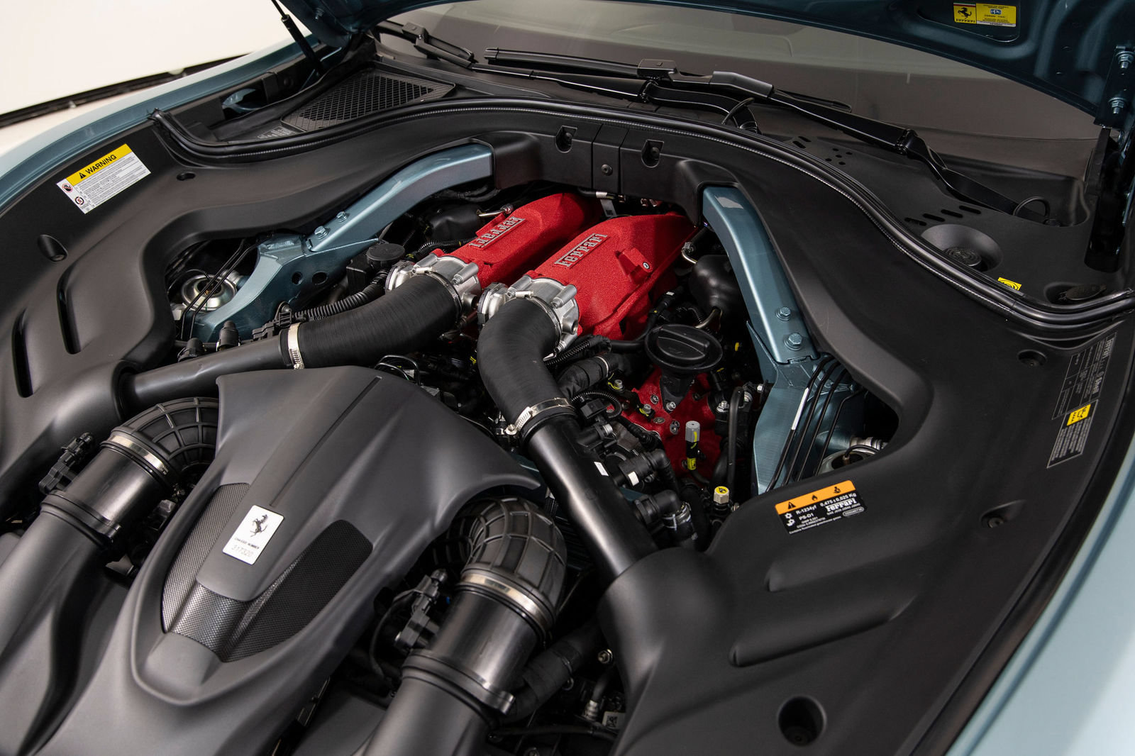 Certified 2025 Ferrari Roma Spider RWD image 37