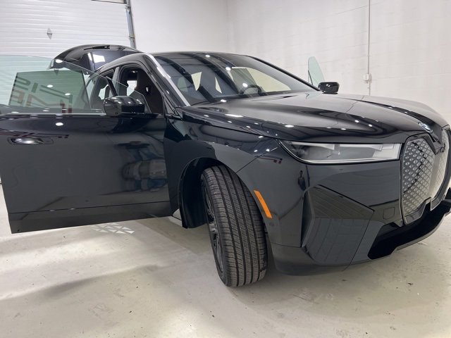 Used 2025 BMW iX xDrive50 image 15