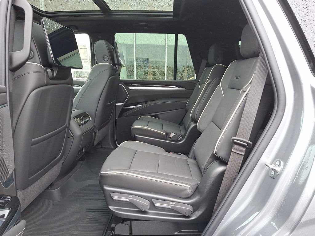 New 2026 Cadillac Escalade Luxury w/ LPO, Floor Liner Package image 5