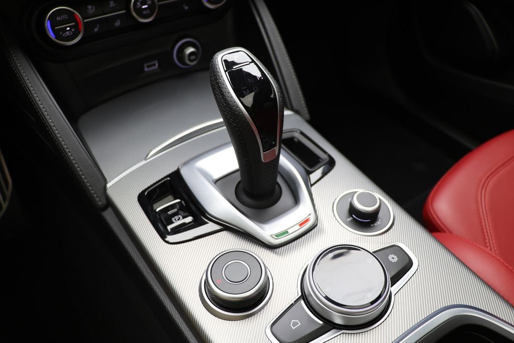 Used 2022 Alfa Romeo Stelvio Veloce image 26