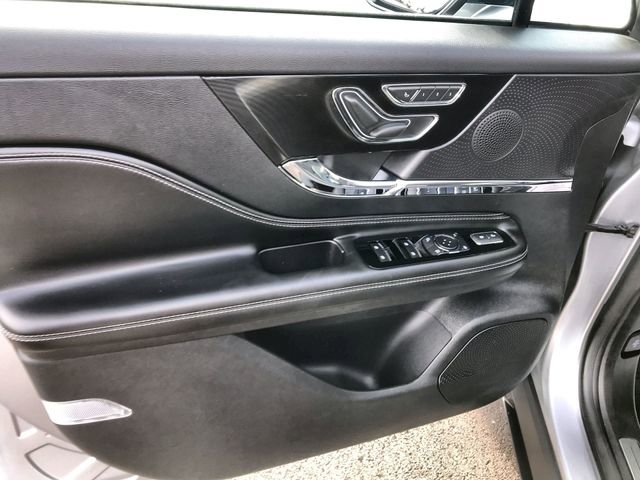 Used 2023 Lincoln Corsair Reserve image 13