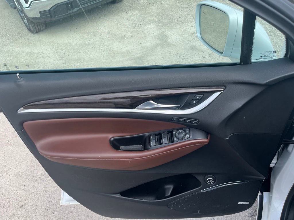 Used 2020 Buick Enclave Avenir w/ Avenir Technology Package AWD/4WD image 15