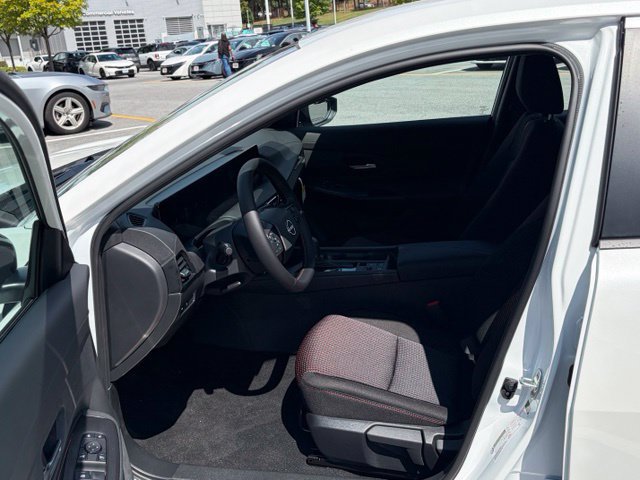 New 2027 Nissan Sentra SR w/ SR All Weather Package FWD image 15