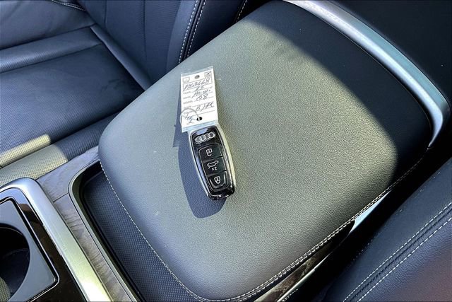 Used 2023 Audi Q8 Prestige w/ Prestige Package AWD/4WD image 10