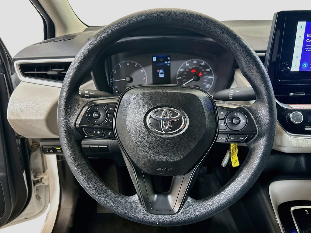 Used 2025 Toyota Corolla LE FWD image 9