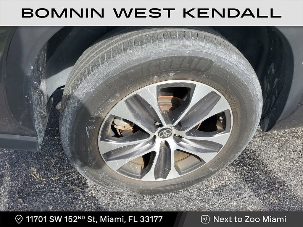 Used 2022 Toyota Highlander XLE image 8