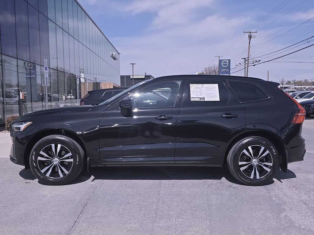 Used 2024 Volvo XC60 B5 Core w/ Protection Package Premier image 10