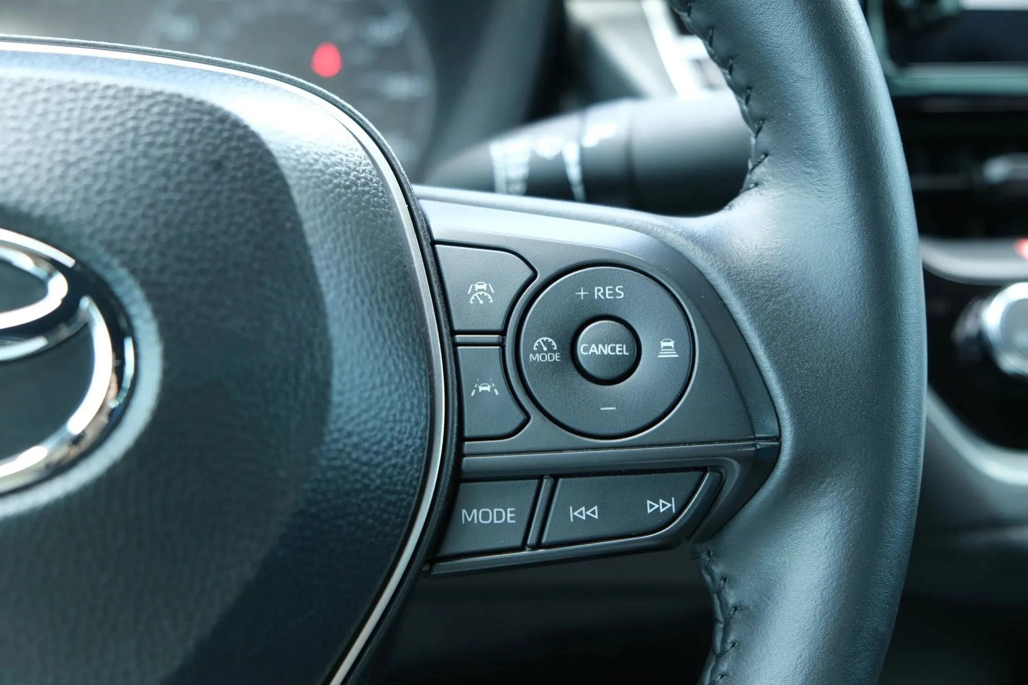 Used 2025 Toyota Corolla SE image 37