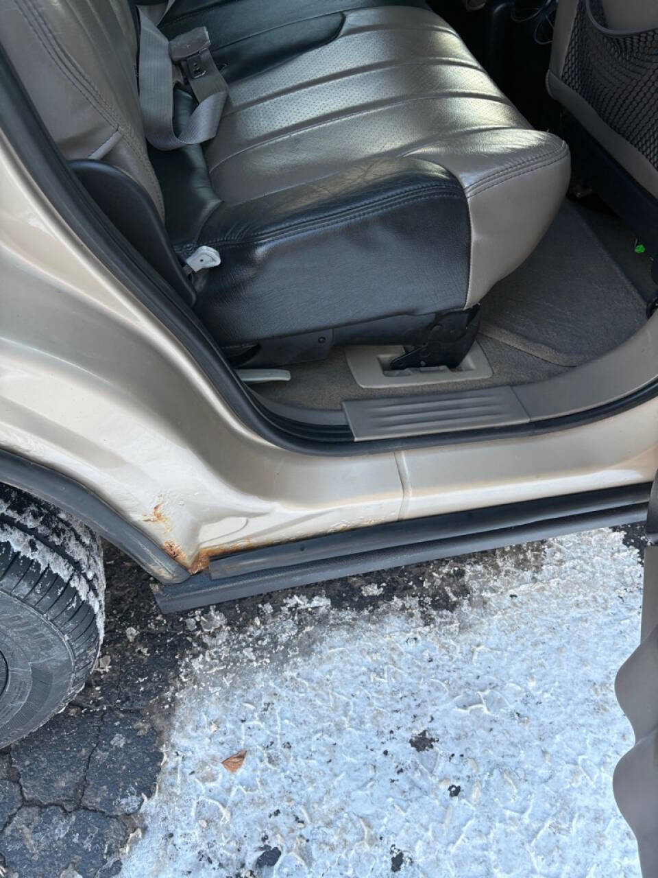 Used 2003 Pontiac Aztek AWD w/ 1SC Equipment Group image 9