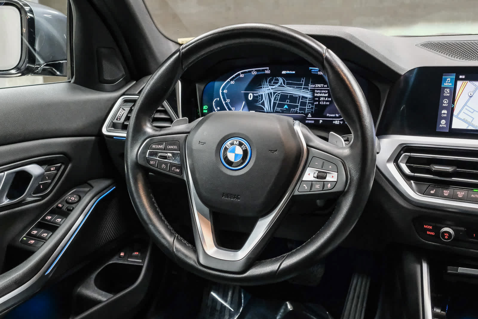 Used 2022 BMW 330e w/ Driving Assistance Package RWD image 19