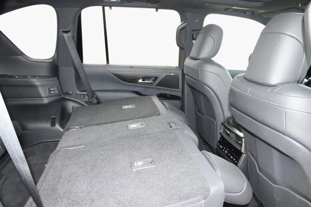 Used 2023 Lexus LX 600 4WD w/ Appearance Package image 28