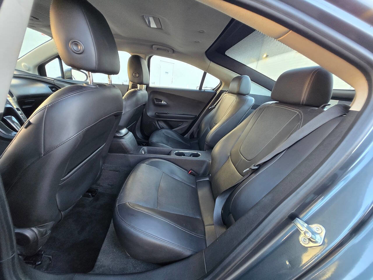 Used 2011 Chevrolet Volt Premium w/ Premium Trim Package image 25