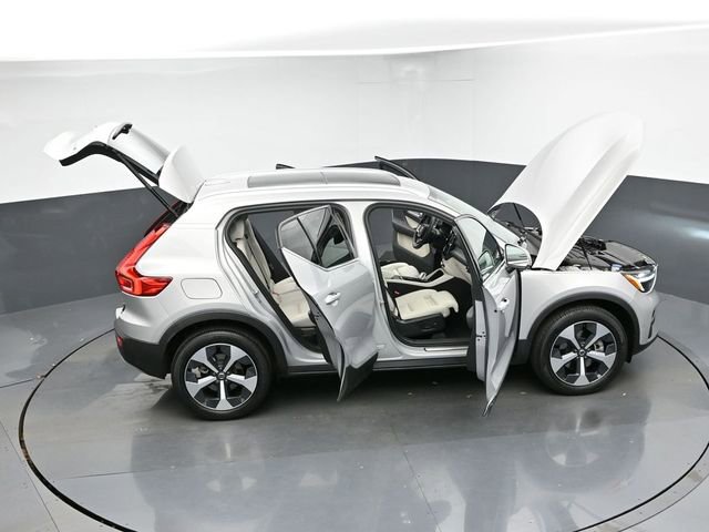 Used 2024 Volvo XC40 B5 Plus w/ Protection Package Premier image 48