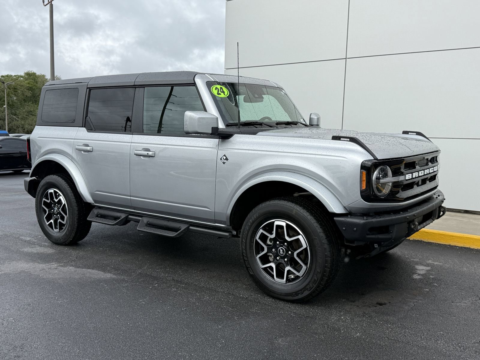 Certified 2024 Ford Bronco Outer Banks image 2