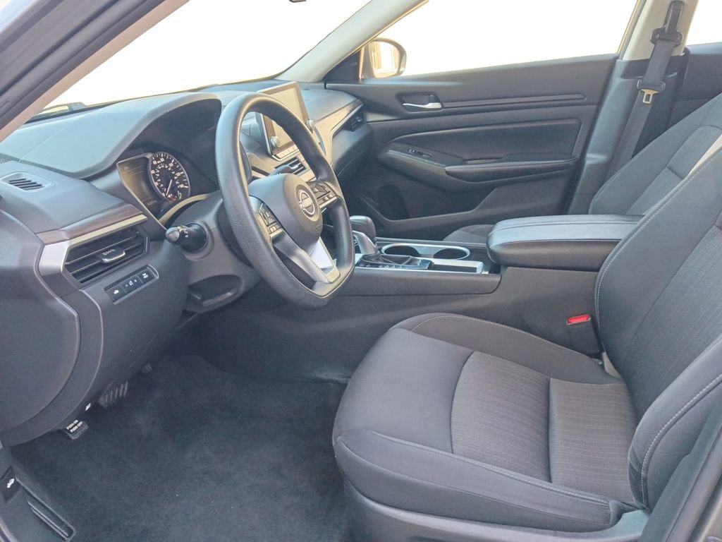 Used 2024 Nissan Altima 2.5 SV FWD image 19