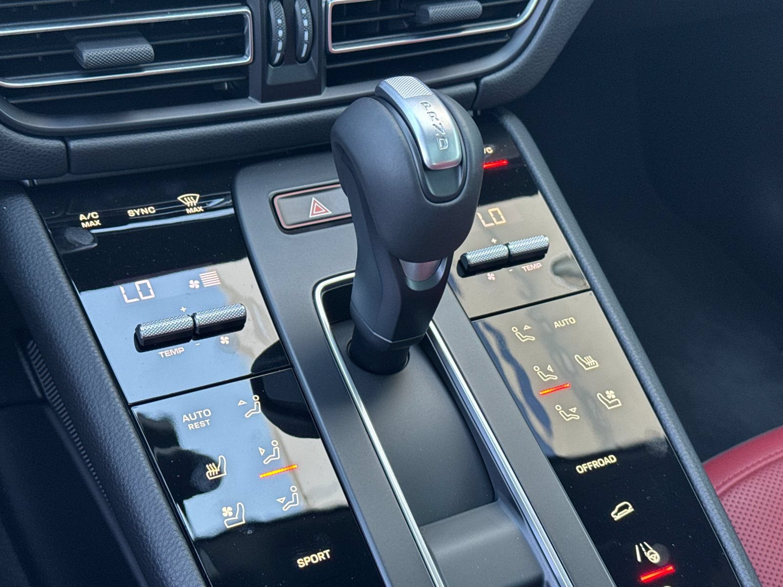 New 2026 Porsche Macan AWD/4WD image 22