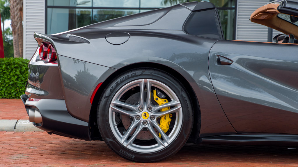 Used 2021 Ferrari 812 GTS RWD image 7