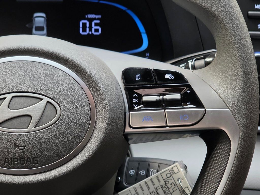 New 2026 Hyundai Elantra SE image 17