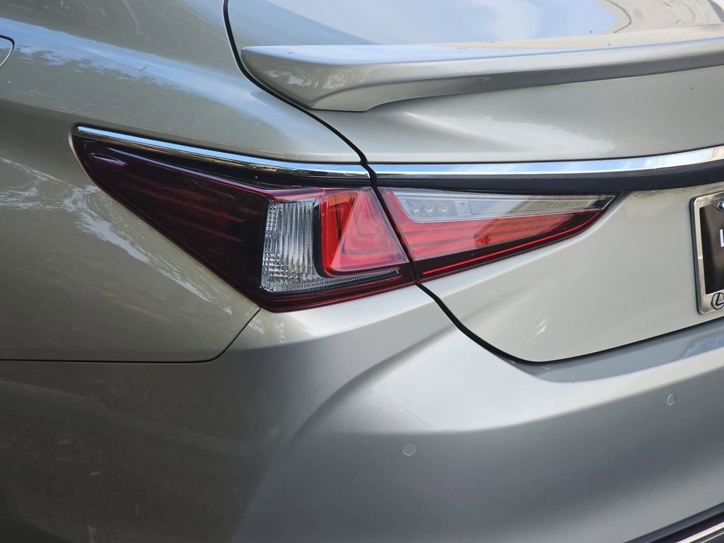 Certified 2023 Lexus ES 300h w/ Premium Package FWD image 37