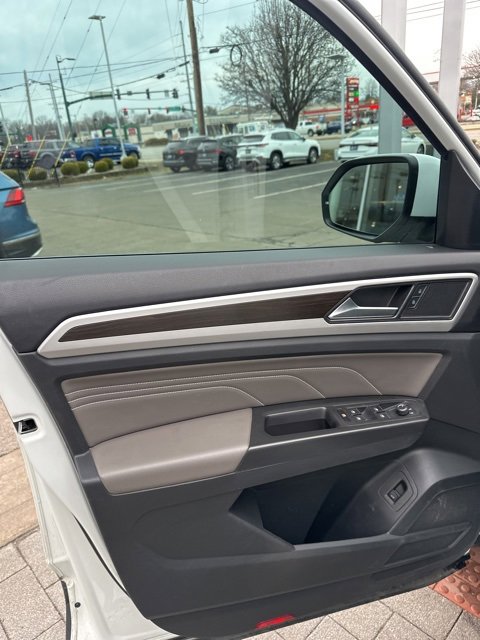 Used 2023 Volkswagen Atlas SE w/ Panoramic Sunroof Package image 26