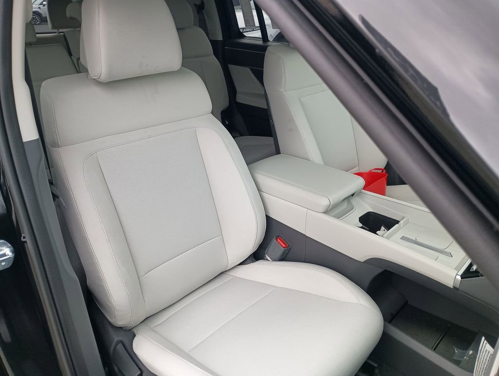 New 2026 Hyundai Santa Fe SE image 30