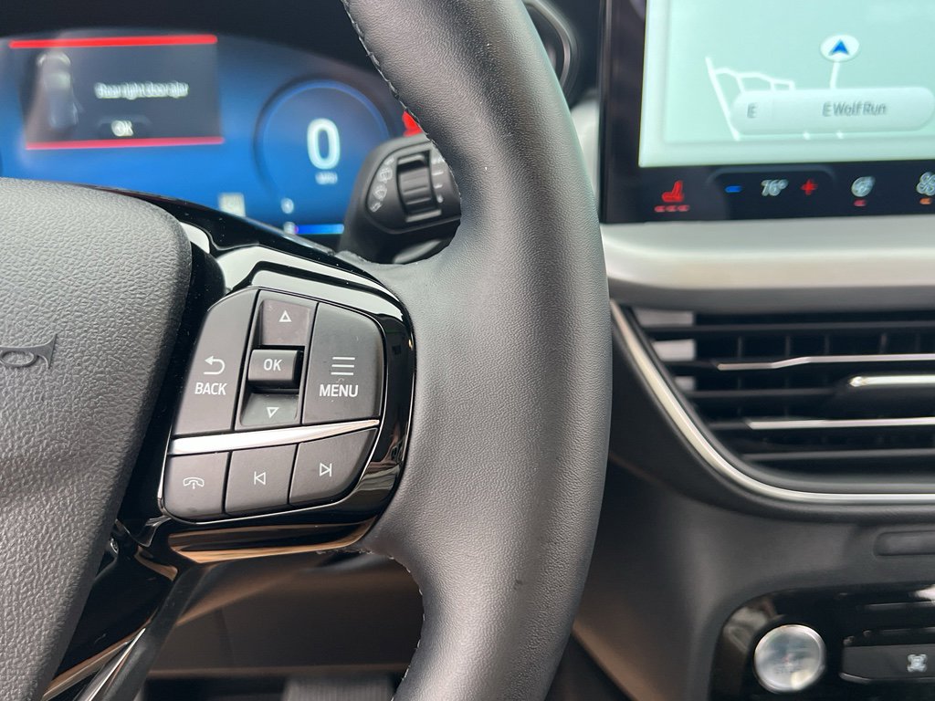 Used 2025 Ford Escape Platinum image 32