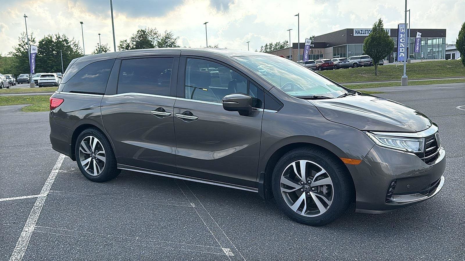 Used 2023 Honda Odyssey Touring image 2